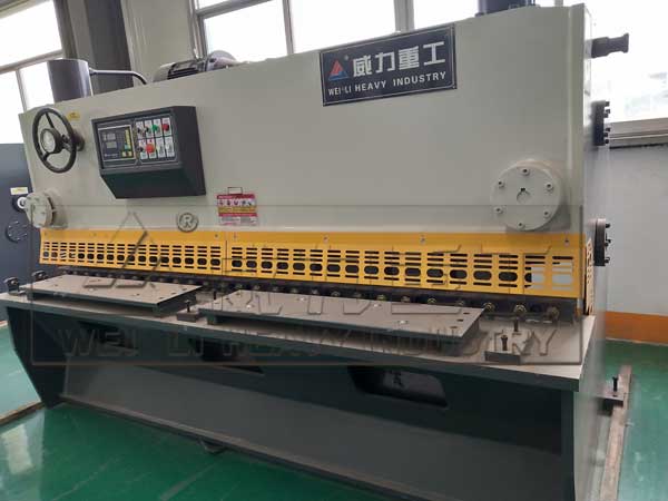 8x2500液壓閘式剪板機(jī)