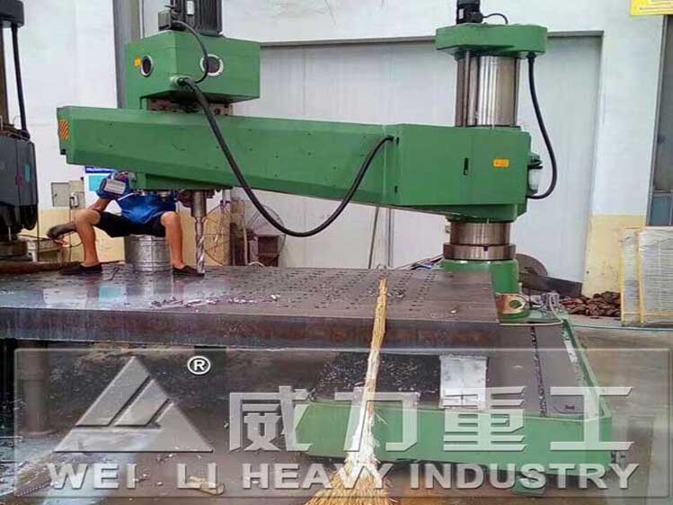 洛陽Z3050搖臂鉆床鉆孔現(xiàn)場