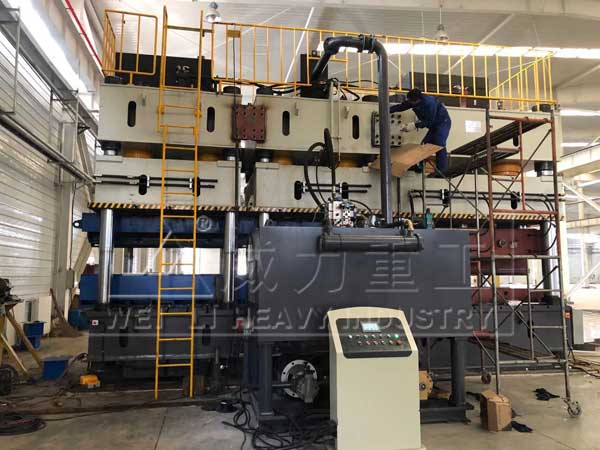 2800噸三機聯(lián)動四柱液壓機