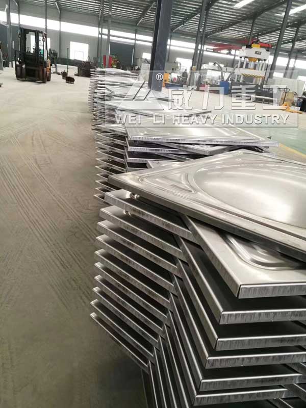 吉林客戶采購的400噸水箱液壓機(jī)