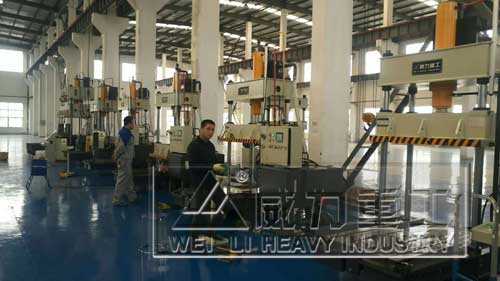 碳纖維輪轂成型液壓機客戶現(xiàn)場圖