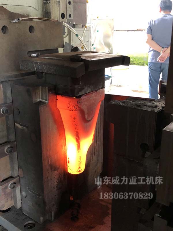 鏟車挖掘機(jī)斗齒鍛造樣件